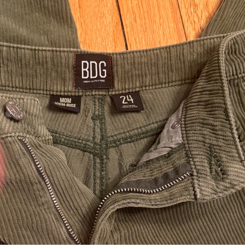 BDG Corduroy Women’s Olive Green High-Rise Pants 24 - Picture 2 of 8